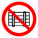 P 12 Запрещается загромождать проходы и (или) складировать - фот